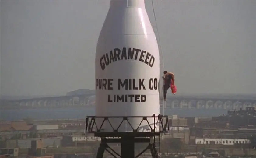 Guaranteed Pure Milk at 1025 Lucien-L’Allier Street
