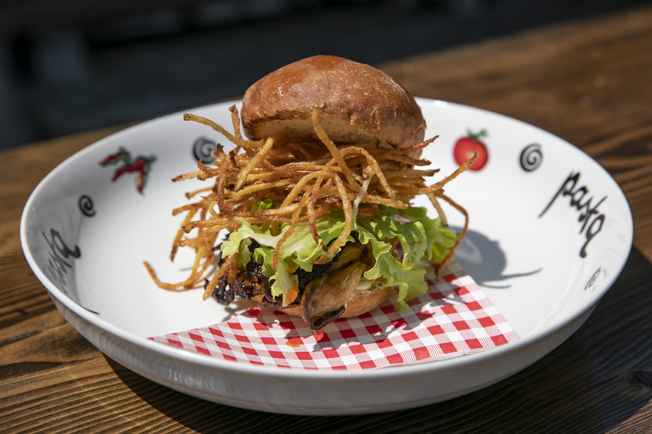 Montreal Foodie ALERT | Unravelling our TOP 5 sandwich shops for Spring 2021 1