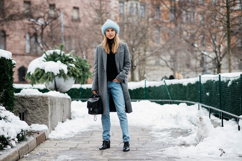 Montreal winter fashion - photo from https://styleninetofive.com/