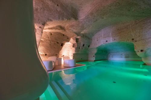 Cave pool Italy - Aquatio
