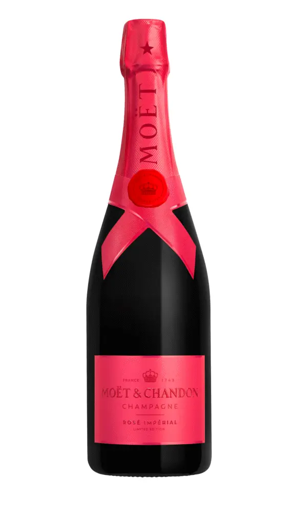 Discover the Moët & Chandon Pop-Up Holiday Boutique at Quartier DIX30! 2