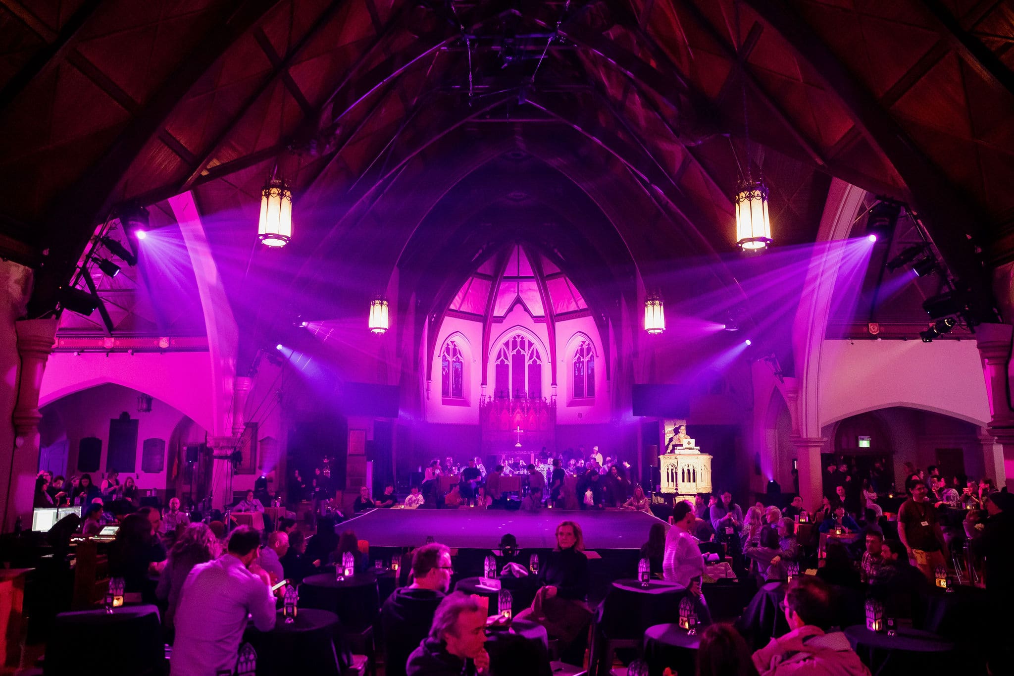 VANDALES | Where Montreal’s Circus Elite Perform Up Close 1