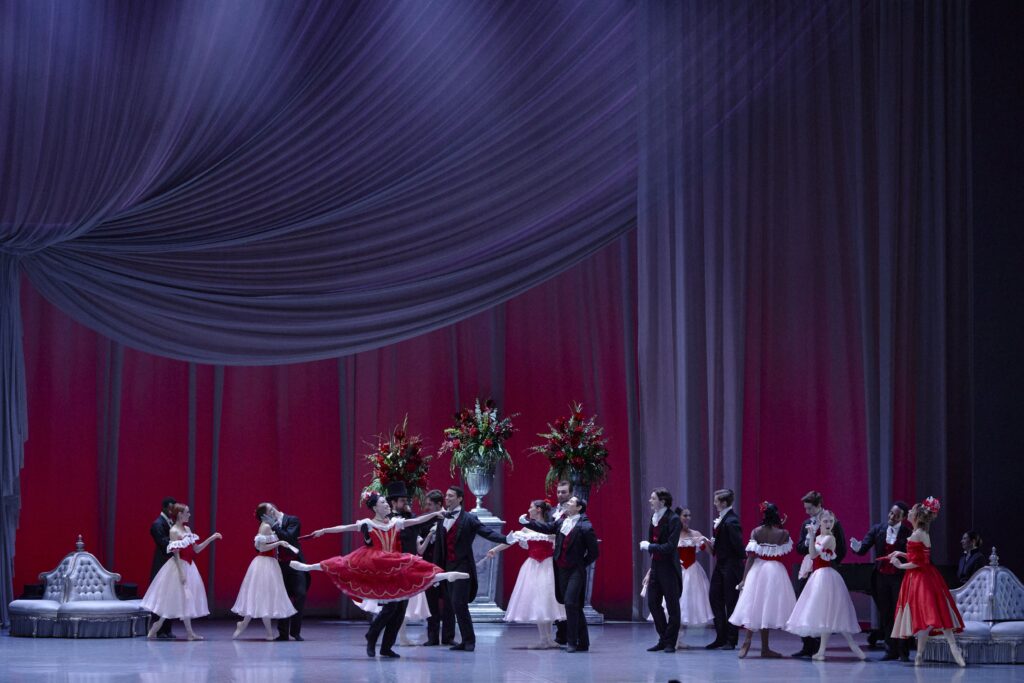 Ensemble performing La Dame aux camélias at Les Grands Ballets Montreal