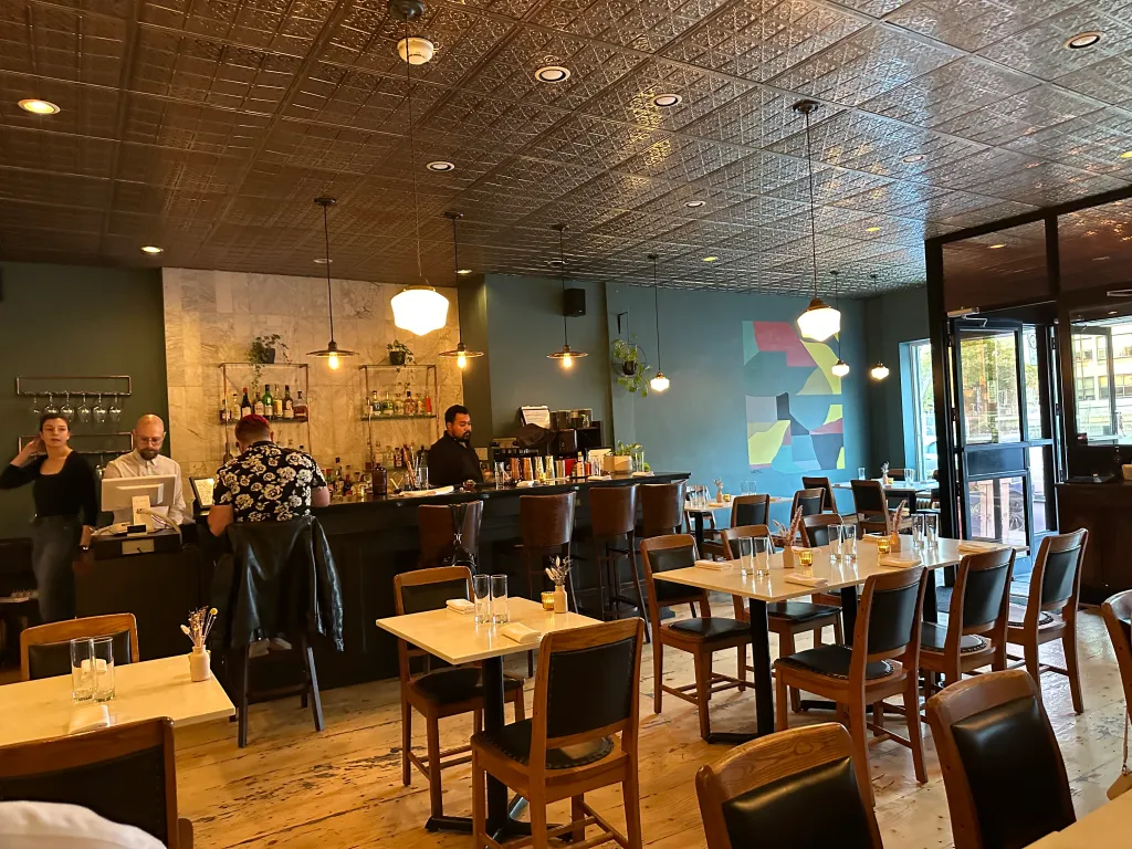 Best Montreal Restaurants - Michelin star - Mastard