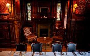 Historic dining room at Bar George in Montreal. Image source: Bar George official website.