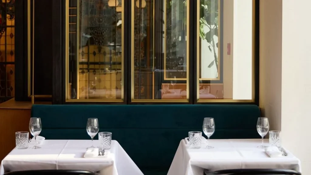 Henri Brasserie Française dining room