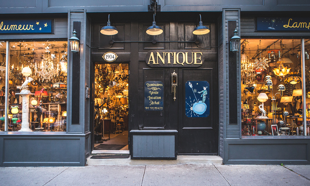 L’Allumeur’s antique lighting storefront