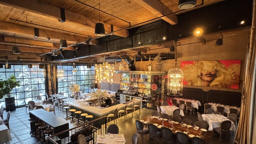 Le Richmond dining room viewed from the mezzanine